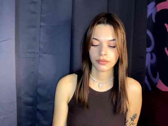 MaeNolder webcam