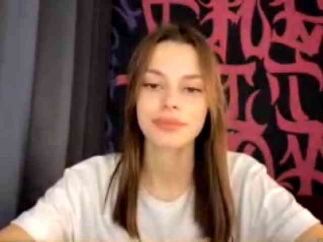 MaeNolder webcam