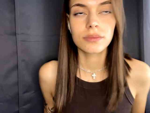 MaeNolder webcam