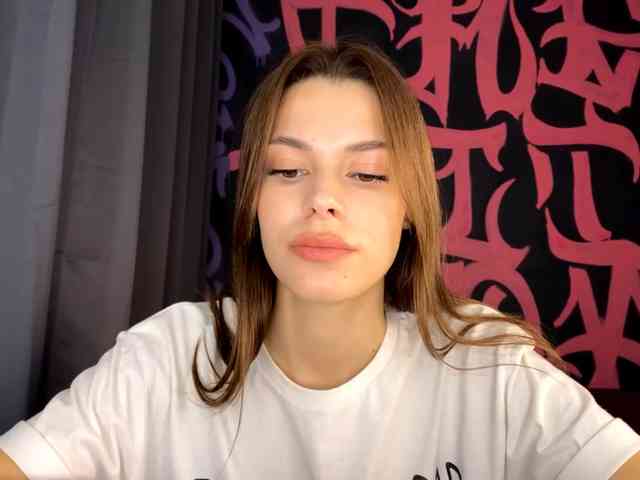 MaeNolder webcam