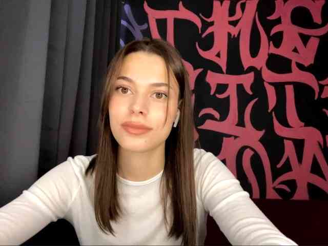 MaeNolder webcam