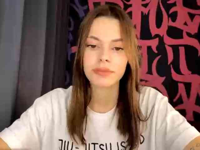 MaeNolder webcam