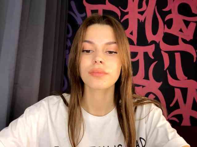 MaeNolder webcam