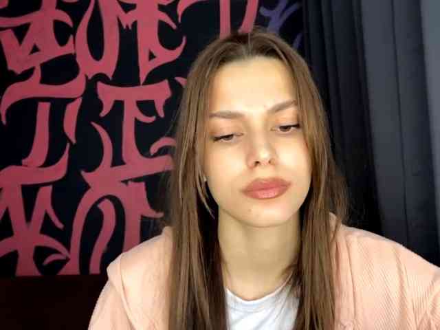 MaeNolder webcam