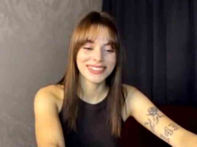 MaeNolder webcam