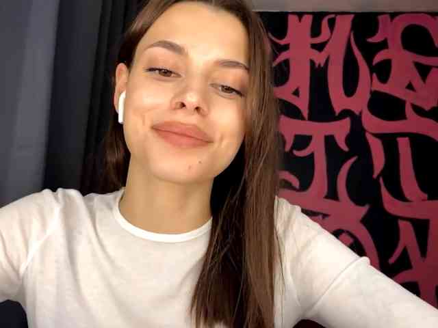 private live sex show MaeNolder