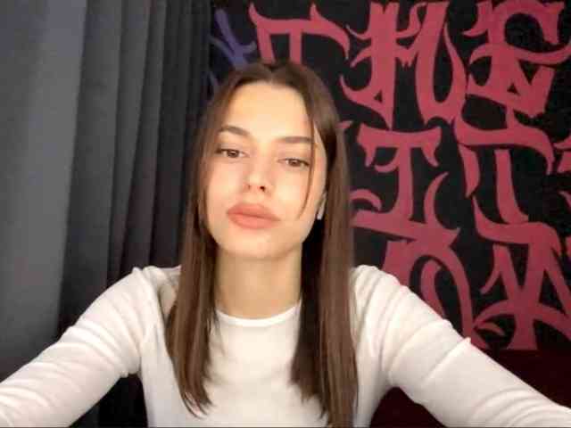 MaeNolder webcam