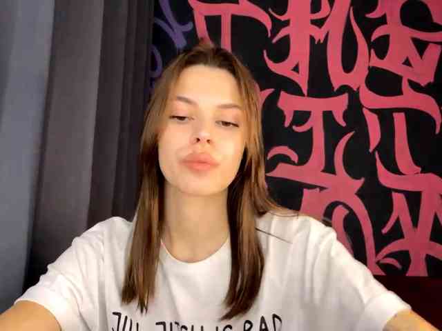 MaeNolder webcam