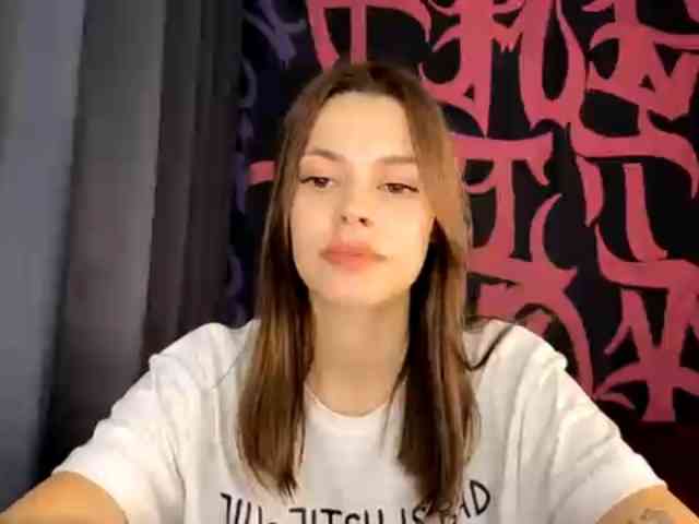 MaeNolder webcam