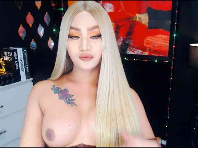 TransPlayfulOliv... Live Webcam on BongaCams