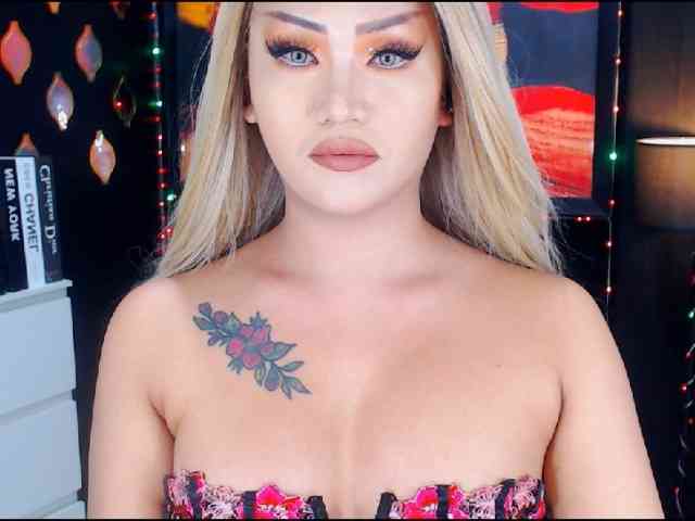 TransPlayfulOliv... Live Webcam on BongaCams