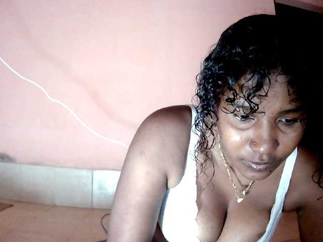 Alda26a — live female cam
