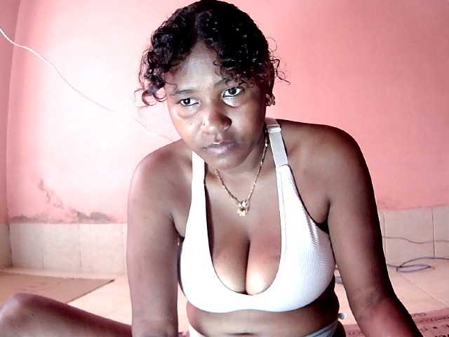 Alda26a live cam on BongaCams