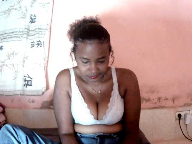 Alda26a live cam on BongaCams