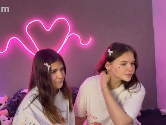 TwoLesbyBaby live cam on BongaCams