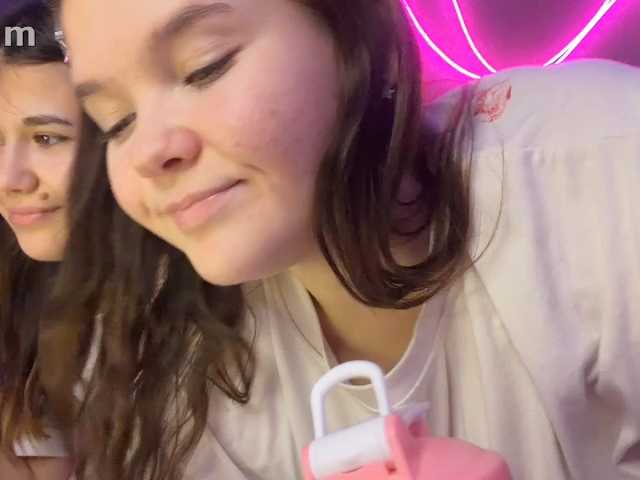 TwoLesbyBaby live cam on BongaCams