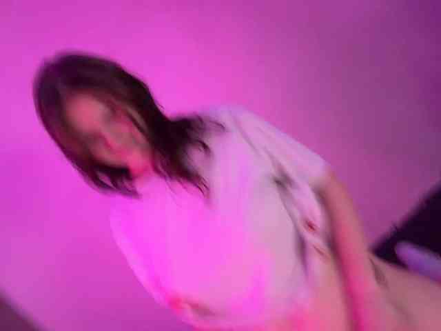 TwoLesbyBaby webcam