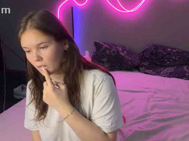 TwoLesbyBaby webcam