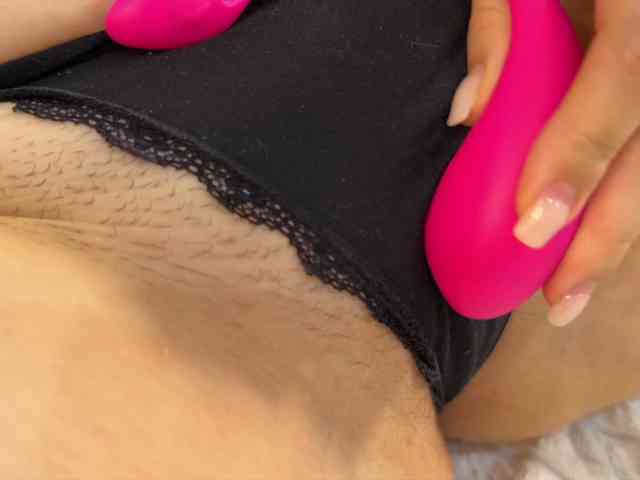TwoLesbyBaby webcam