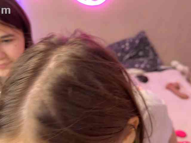 TwoLesbyBaby webcam