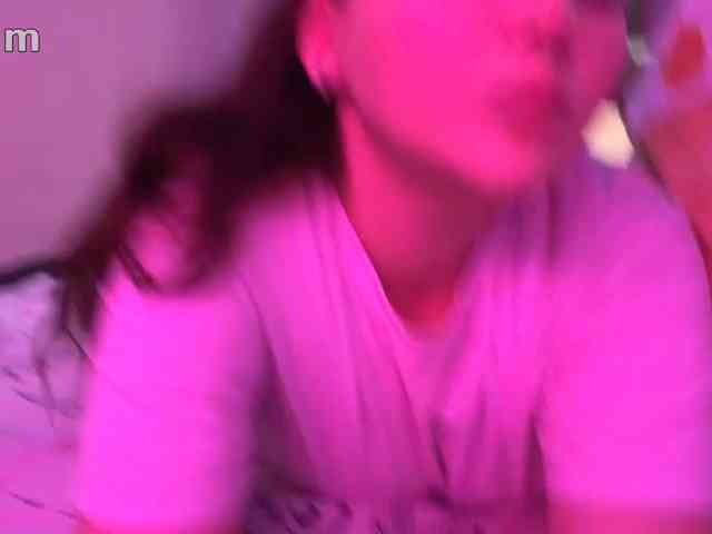 TwoLesbyBaby webcam