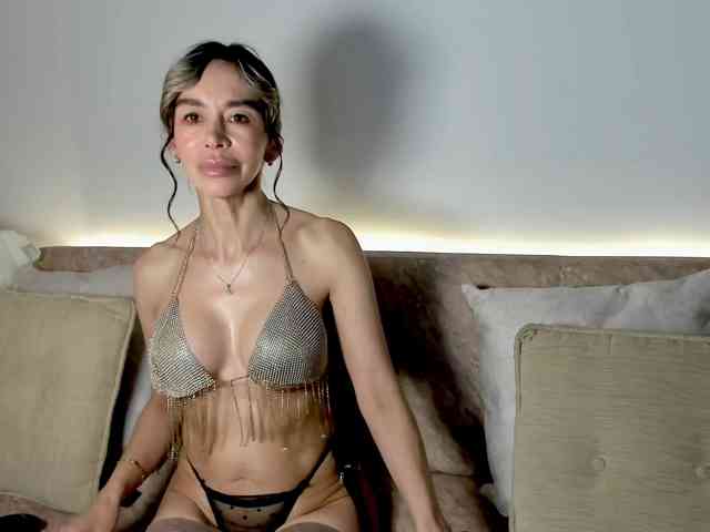NicolleLust webcam