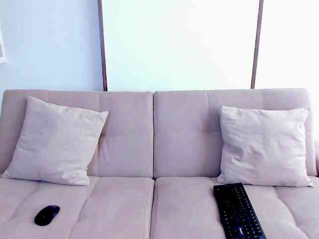 NicolleLust webcam