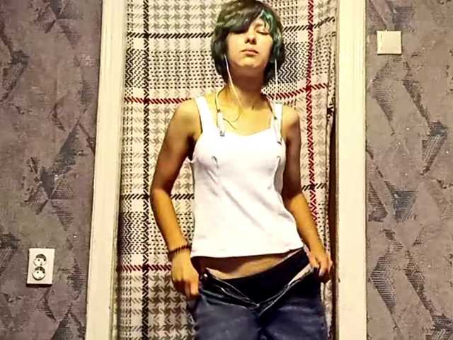 JoellaHuval webcam bongacams model stream image