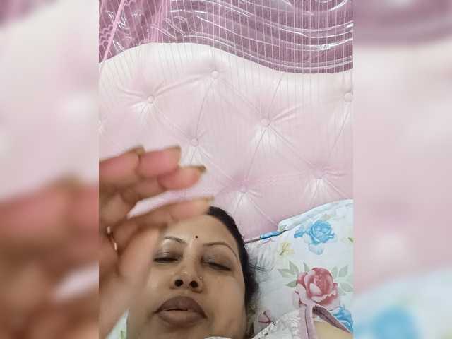 Aishwaryaa live cam on BongaCams