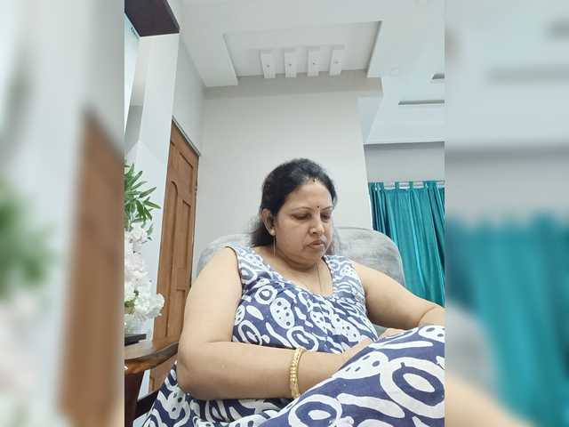 Aishwaryaa live cam on BongaCams