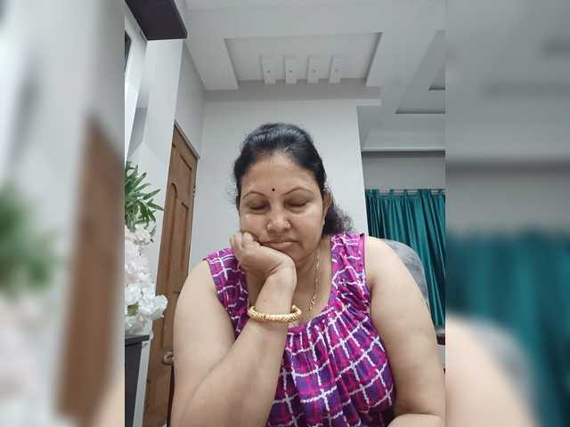 Aishwaryaa live cam on BongaCams