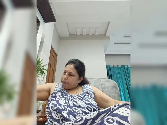Aishwaryaa live cam on BongaCams