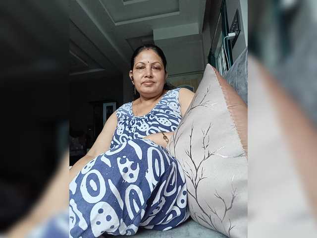 Aishwaryaa live cam on BongaCams