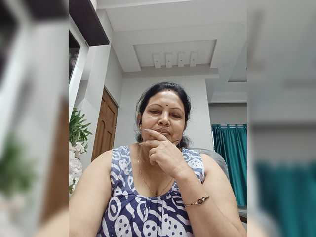 Aishwaryaa live cam on BongaCams