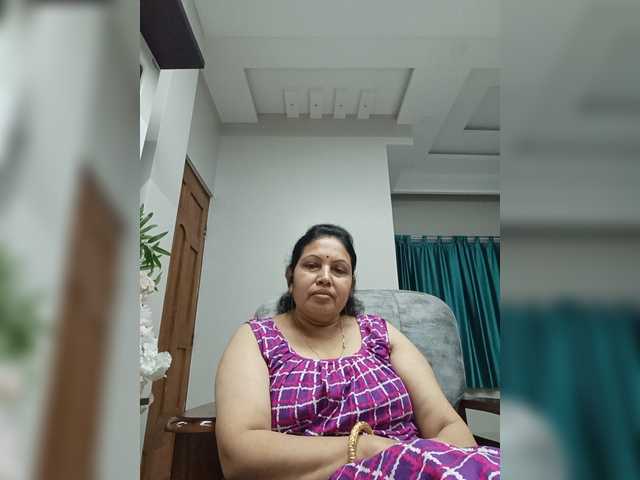 Aishwaryaa live cam on BongaCams