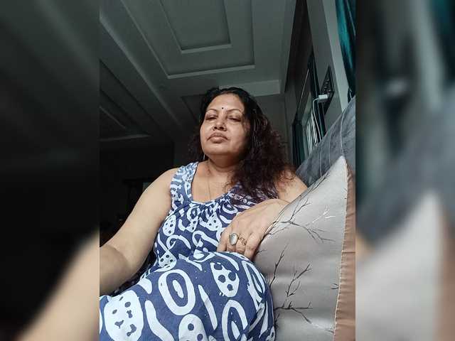 Aishwaryaa live cam on BongaCams