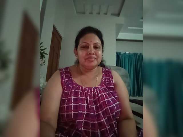 Aishwaryaa live cam on BongaCams