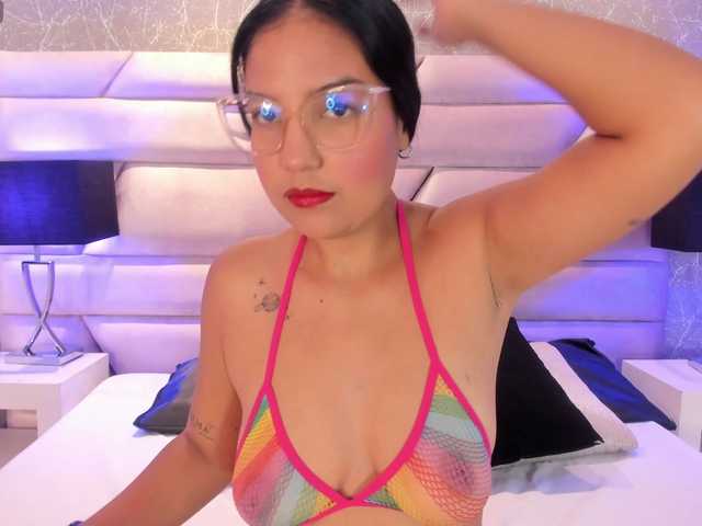 ScarlettRoot — live female cam