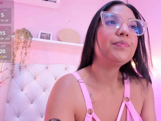 ScarlettRoot live cam on BongaCams