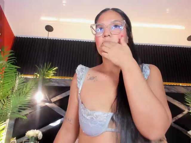 ScarlettRoot live cam on BongaCams