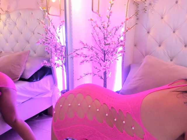 ScarlettRoot live cam on BongaCams