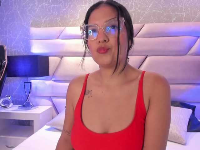 ScarlettRoot live cam on BongaCams