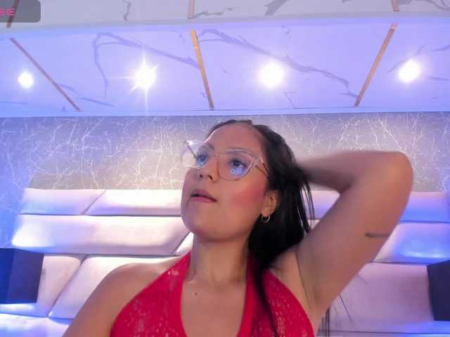 ScarlettRoot live cam on BongaCams