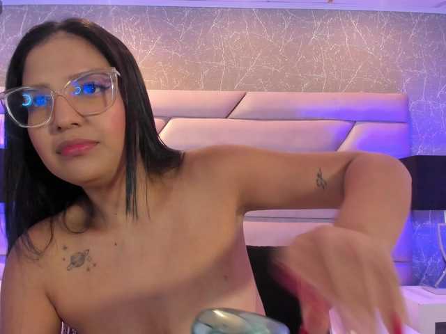 ScarlettRoot live cam on BongaCams