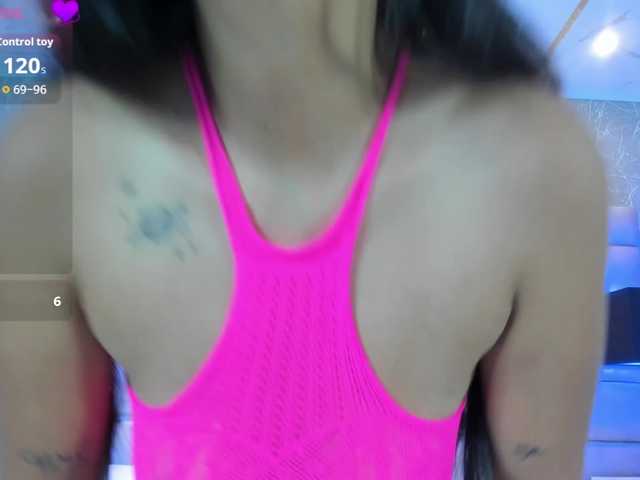 ScarlettRoot live cam on BongaCams
