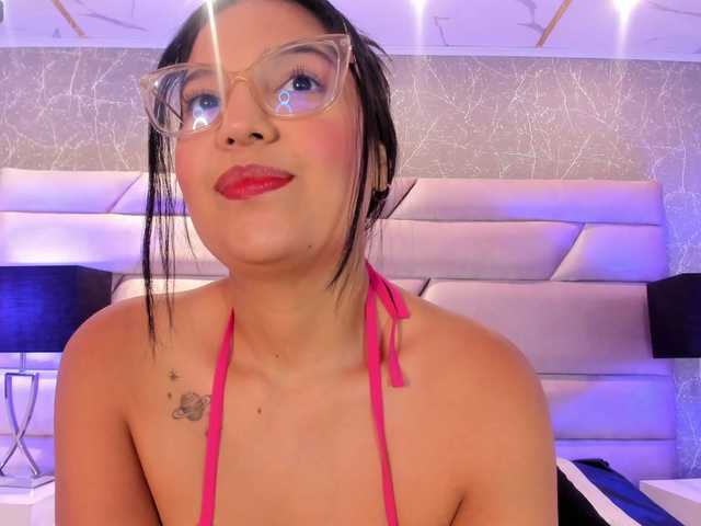 ScarlettRoot live cam on BongaCams