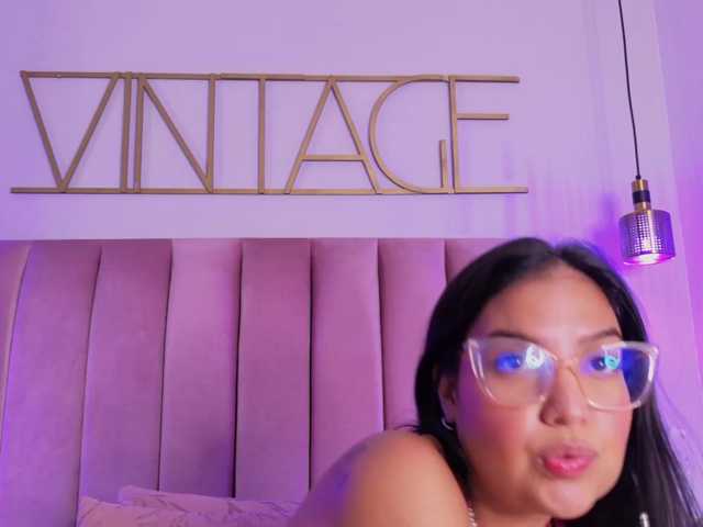 ScarlettRoot live cam on BongaCams
