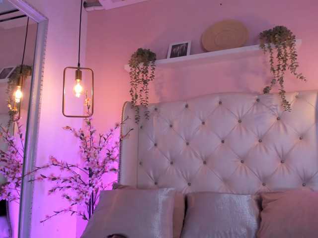 ScarlettRoot live cam on BongaCams