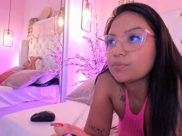 ScarlettRoot live cam on BongaCams