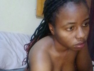 PrettyNoela's Live Webcam